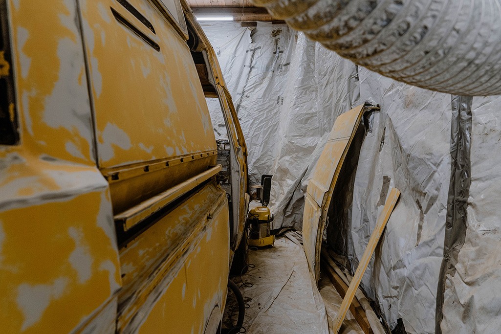 VW T3 Camper seitlich kurz vor der Lackierung