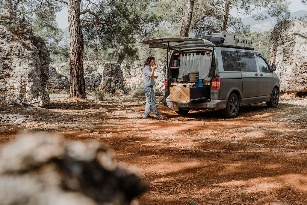 Von Kaffeekochen bis Kühlbox: So lange hält die Gaskartusche beim Camping