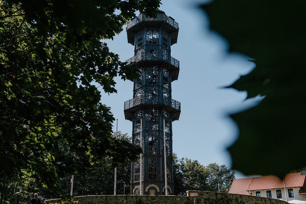 König-Friedrich-August-Turm auf dem Löbauer Berg, der einzige noch erhaltene gusseiserne Aussichtsturm in Europa.