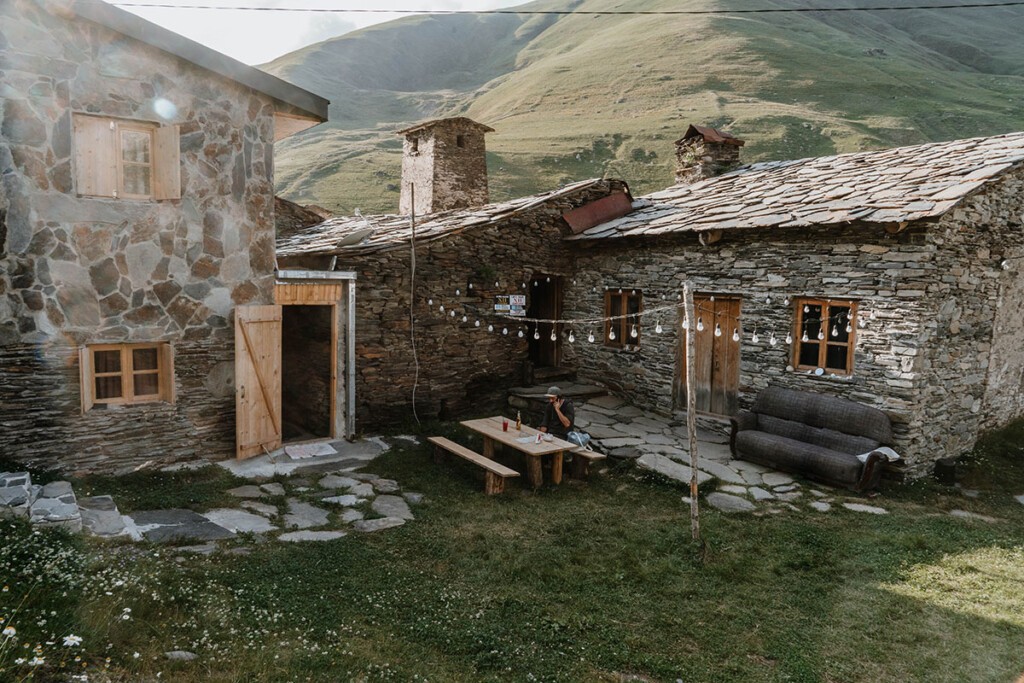Steinhaus in einem Vorort von Ushguli in Swanetien.