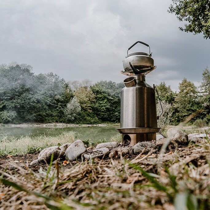 Kelly Kettle Set in Benutzung, als Geschenke für Camper
